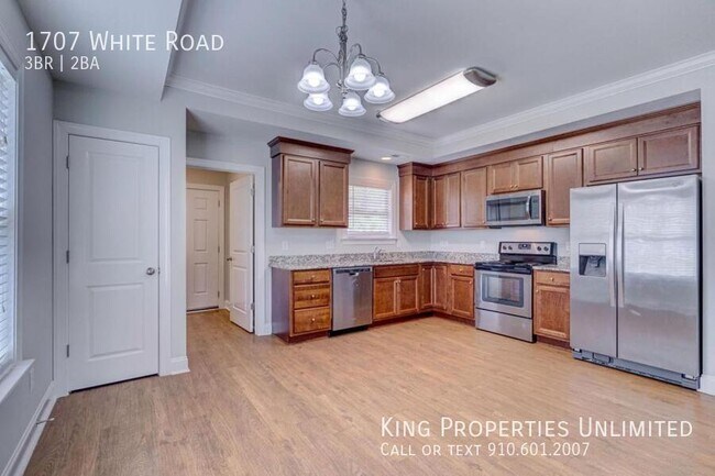 Building Photo - 1707 White Rd