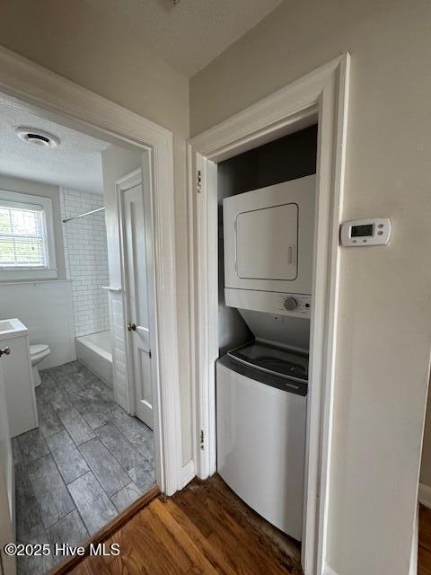 Building Photo - 2940 Oleander Dr