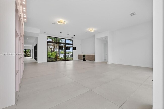 Building Photo - 16709 Botaniko Dr N