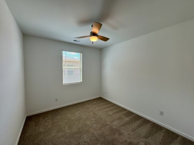Building Photo - 268 Crane Holw Ln