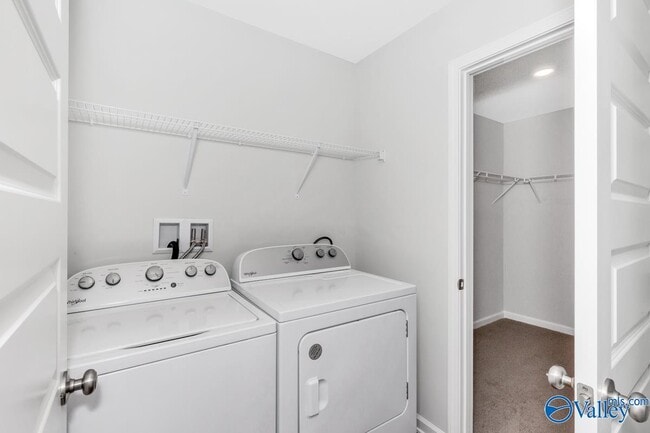 Building Photo - 213 Shubert Dr