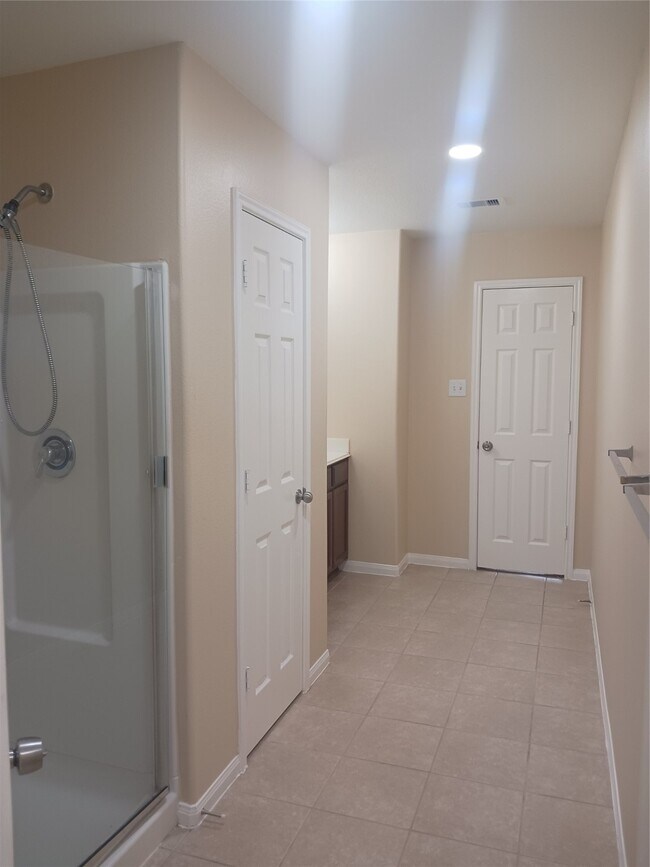 Building Photo - 10208 Wood Fern Ct