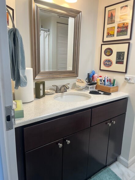 Two full baths - 2001 Hamilton St