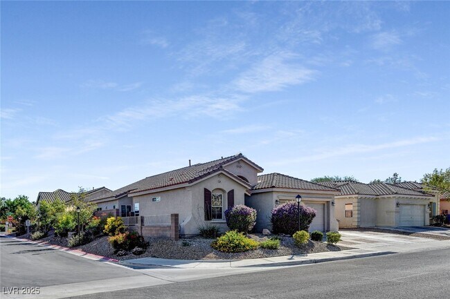 Building Photo - 8325 Jo Marcy Dr