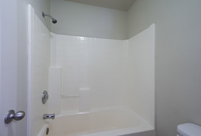 Building Photo - Five bedroom, three bath, 2,300 sq ft town...