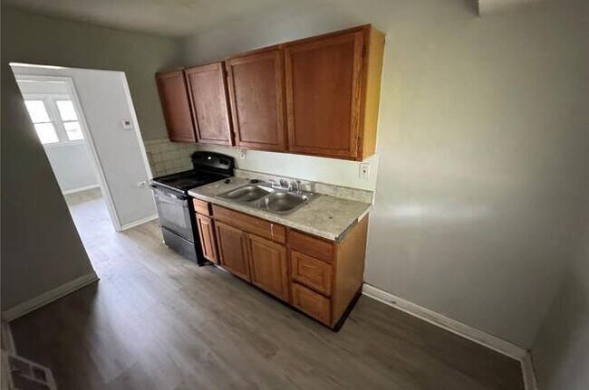 Building Photo - 252 Midlothian Rd