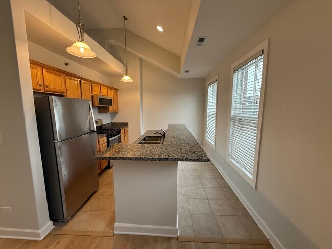 Building Photo - 206 W Main St