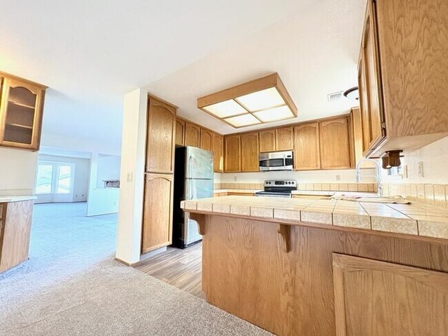 Building Photo - Beautiful Well Kept 3 bedroom for Rent - Folsom