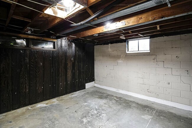 Building Photo - Beautiful 3-Bed, 2-Bath Home in West Omaha!