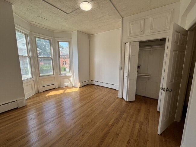 Building Photo - 191 N Hamilton St