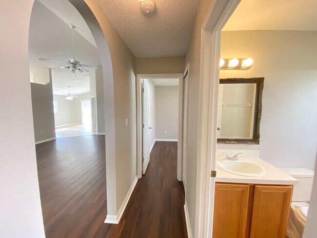 Building Photo - View this home today and Move in July 3rd!...