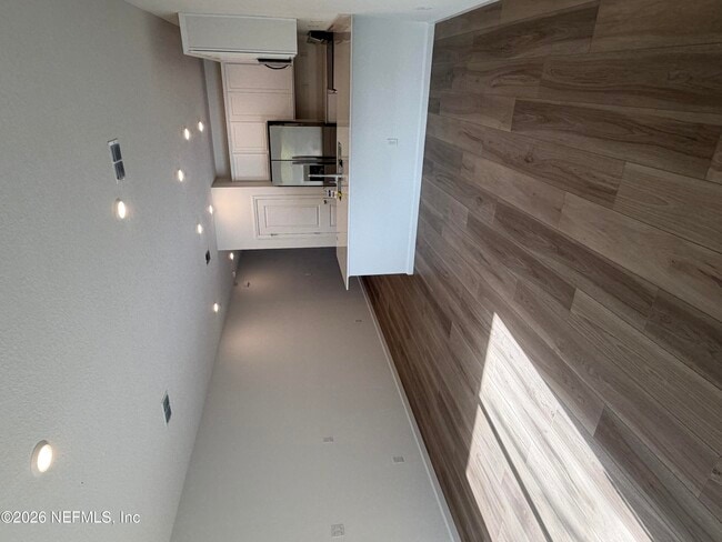 Building Photo - 539 Holly Lks Dr