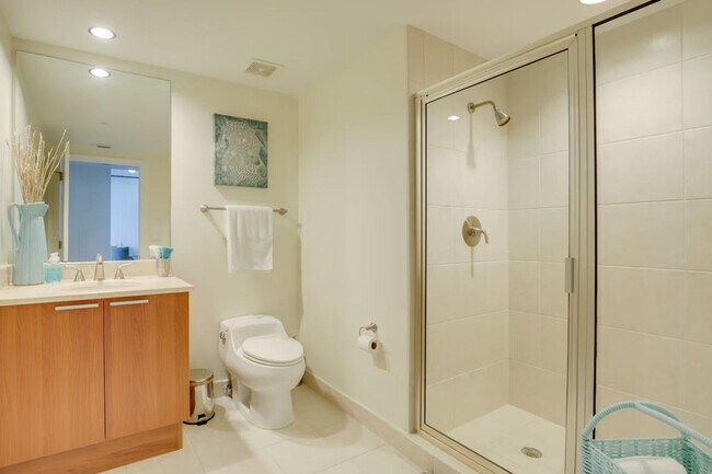 Building Photo - 241 Riverside Dr