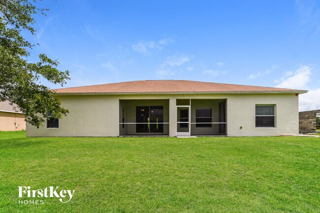 Building Photo - 2472 NW 8th Terrace