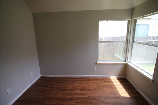 Building Photo - 1011 Lexington Green Dr