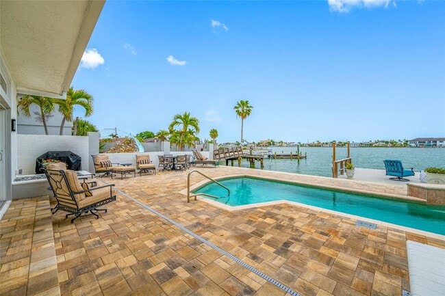 Building Photo - 540 59th Ave