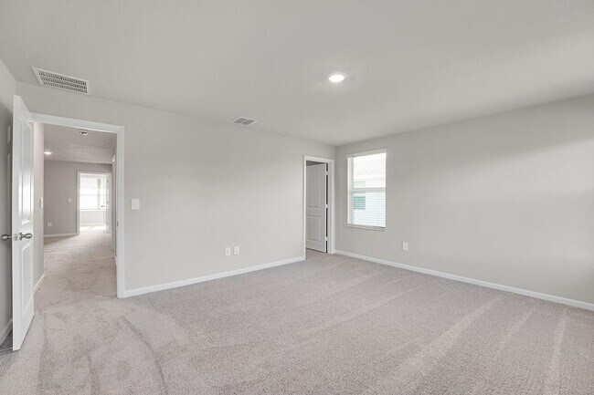 Building Photo - 5758 SE Edgewater Cir