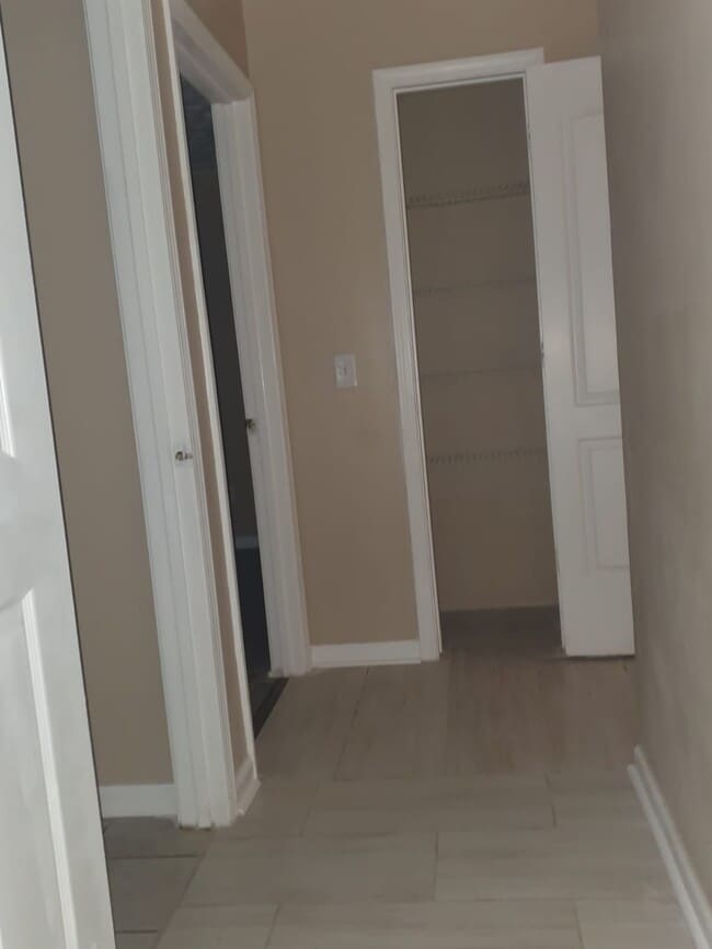 Building Photo - 5104 Fairington Ridge Cir