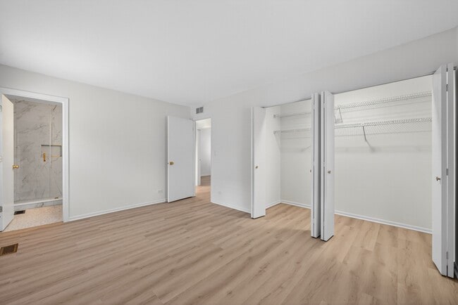 Building Photo - 2301 Providence Ct