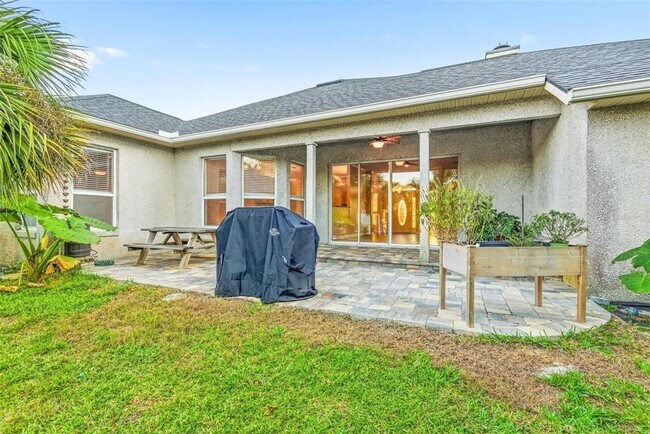 Building Photo - 7 Deerwood St