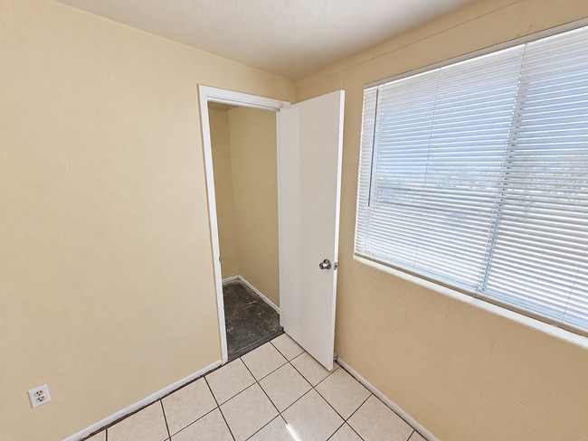 Building Photo - 3841 N 63rd Dr