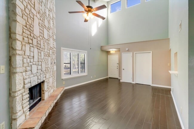 Building Photo - 8401 Echo Creek Ln