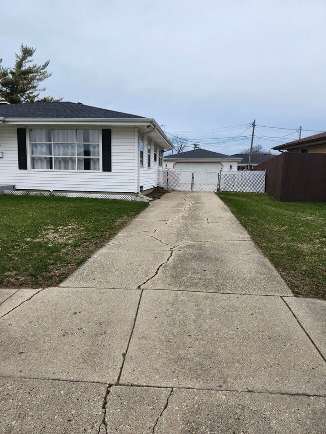 Building Photo - Northside Ranch - 3 Bedroom 2 Bath