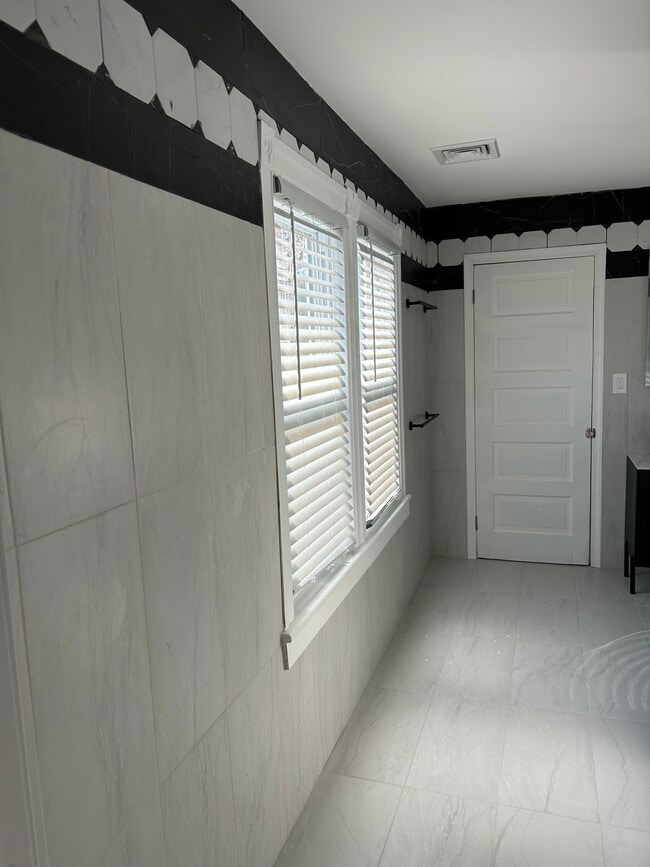 Building Photo - 72 Delaware Ave