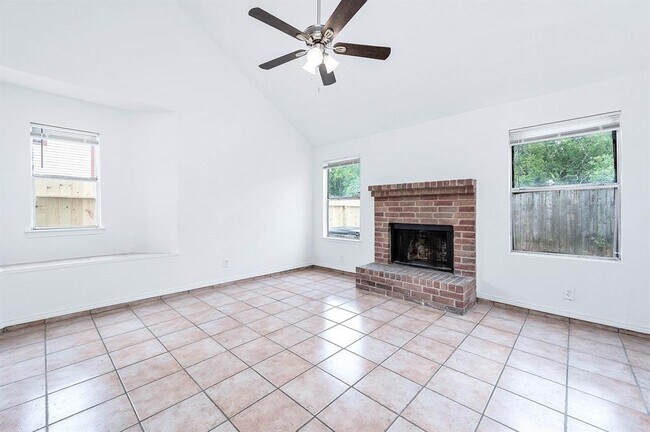 Building Photo - 9303 Kingsflower Cir