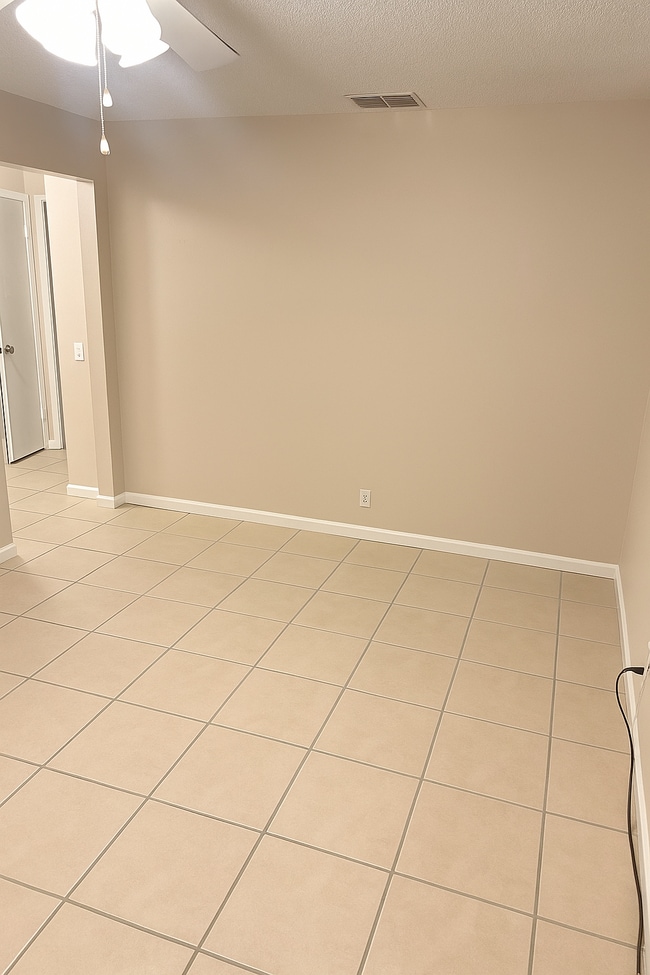 Living Room - 5626 Struthers Ct