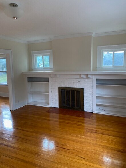 Building Photo - 179 Nichols Ave