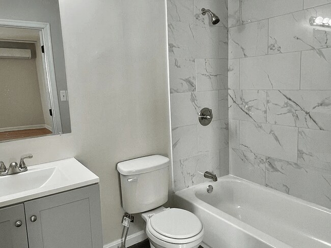 Building Photo - 758 209th St