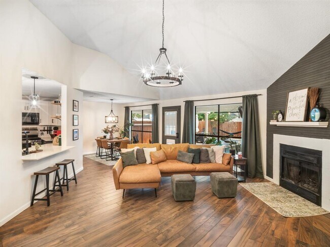 Building Photo - 505 Eaglecreek Dr