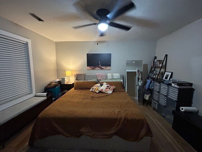 Building Photo - 2 Bed, 2 Bath home in North Knoxville