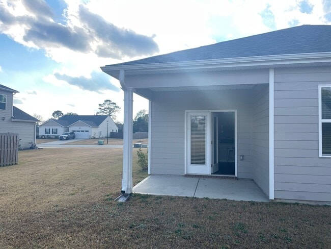 Building Photo - 4 Bed, 2 Bath New Build