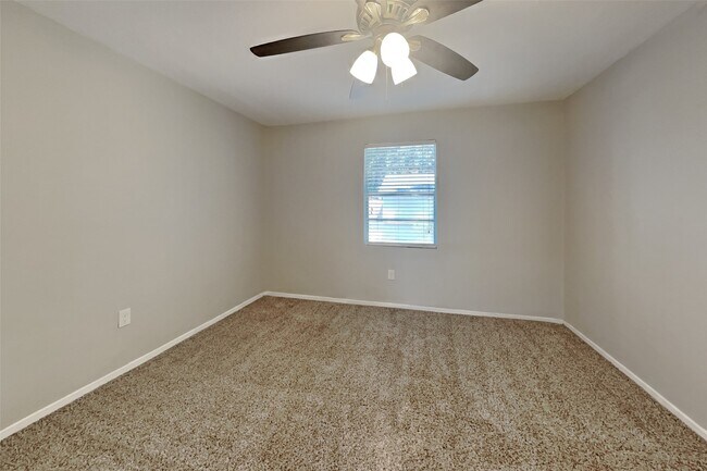 Building Photo - 4474 W Cypress Villas Dr