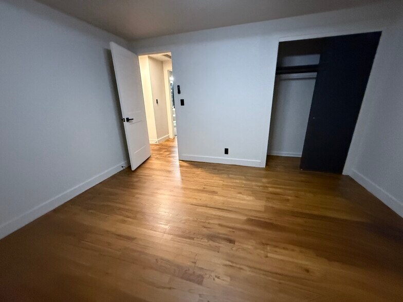 Master bedroom - 4330 N 91st St