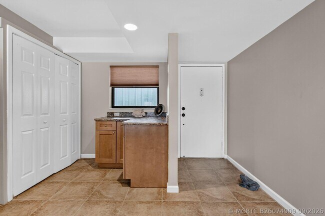 Building Photo - 1030 US-1