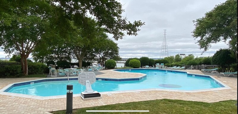 Building Photo - 7501 River Rd