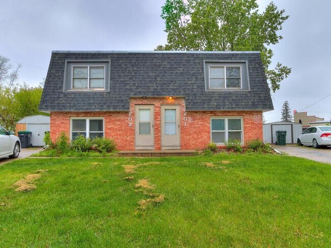 Building Photo - 201-203 Wellons Dr