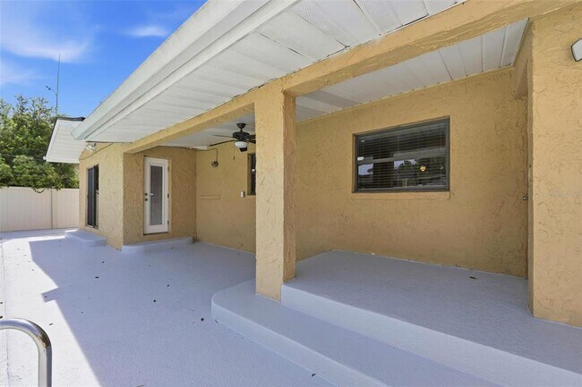 Building Photo - 3707 Pelican Ln