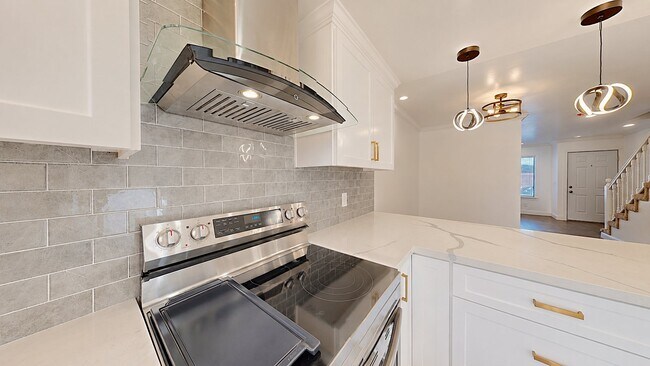 Building Photo - 1501 Racquet Club Dr