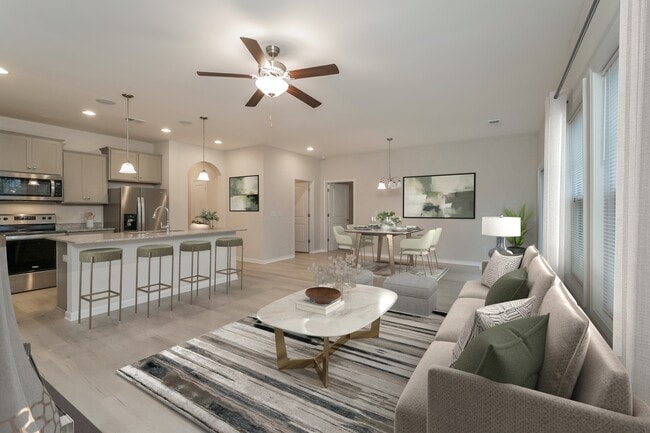 Building Photo - 446 Bainbridge Dr