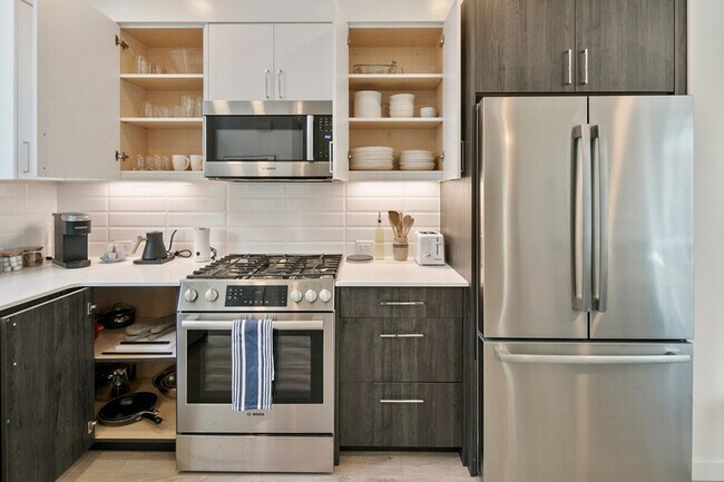 Building Photo - 516 Broadway E