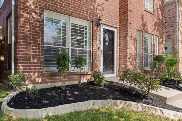 Building Photo - 9435 Blue Jay Way