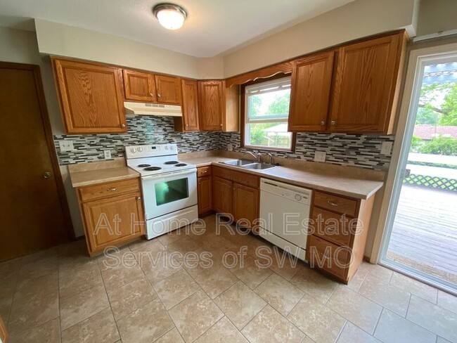 Primary Photo - 2535 W Primrose Ln