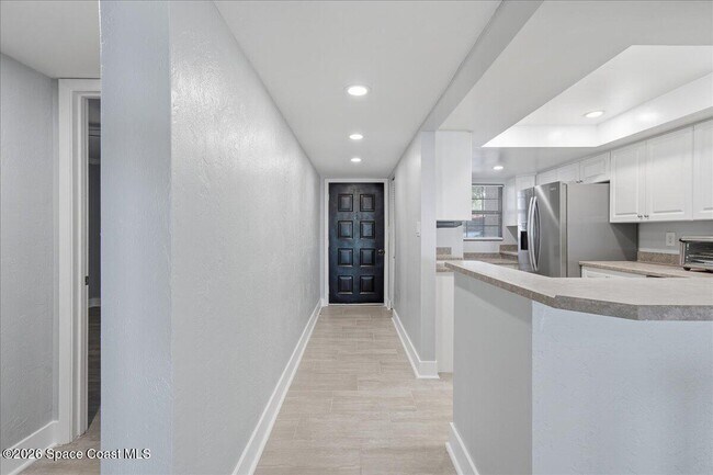 Building Photo - 1025 Rockledge Dr