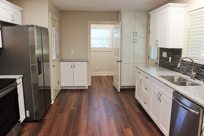 Building Photo - 1601 Faulkner St