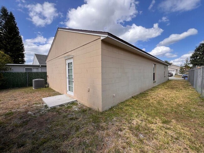 Building Photo - 1114 Shoshanna Dr