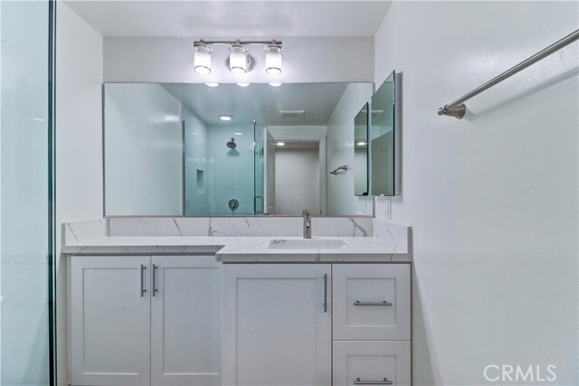 Building Photo - 5515 Paseo Del Lago W